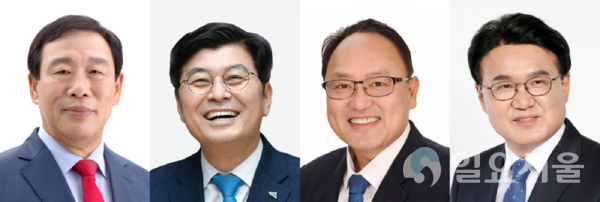 사진 왼쪽부터 최민호 현 시장 이춘희 전 시장 조상호 전 세종시경제부시장 황운하 조국혁신당 의원 [사진 = 육심무 기자]
