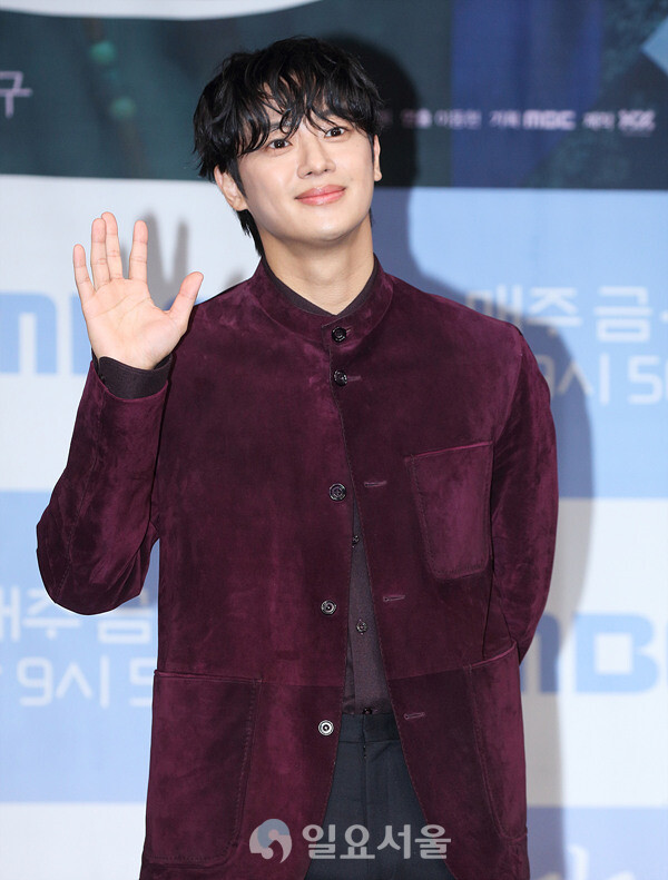 드라마 이강에는 달이 흐른다 제작발표회에 참석한 이신영