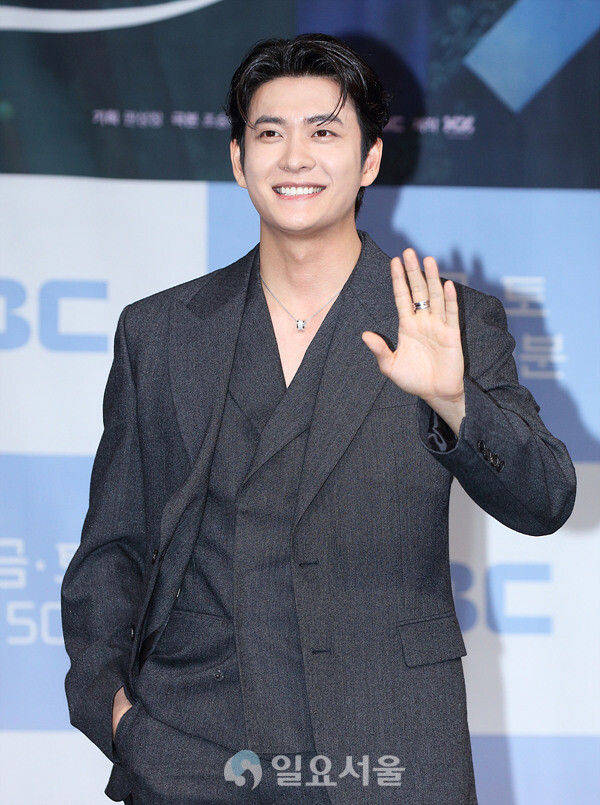 드라마 이강에는 달이 흐른다 제작발표회에 참석한 강태오