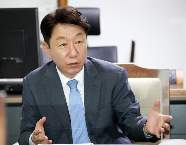 우범기 전주시장이 31일 전주소통협력센터에서 ‘청년 100인과 우범기 시장이 함께 이야기하는 청춘대담’을 가졌다.