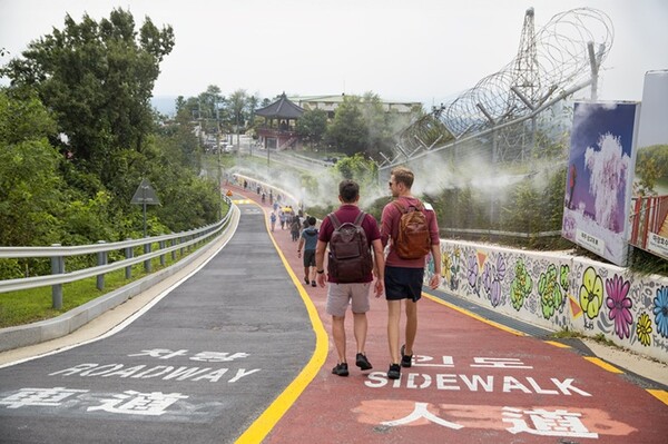 파주시, ‘2025년 관광사진 공모전’ 수상작 20점 최종 선정(대상,  박환숙 평화를 위해 걷다 장단면 제3땅굴로