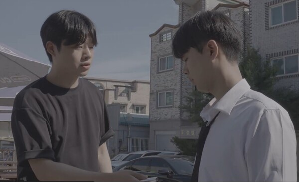 단편영화의 한장면으로 배우로 출연하는 대경대 연기예술과. [사진=대경대]