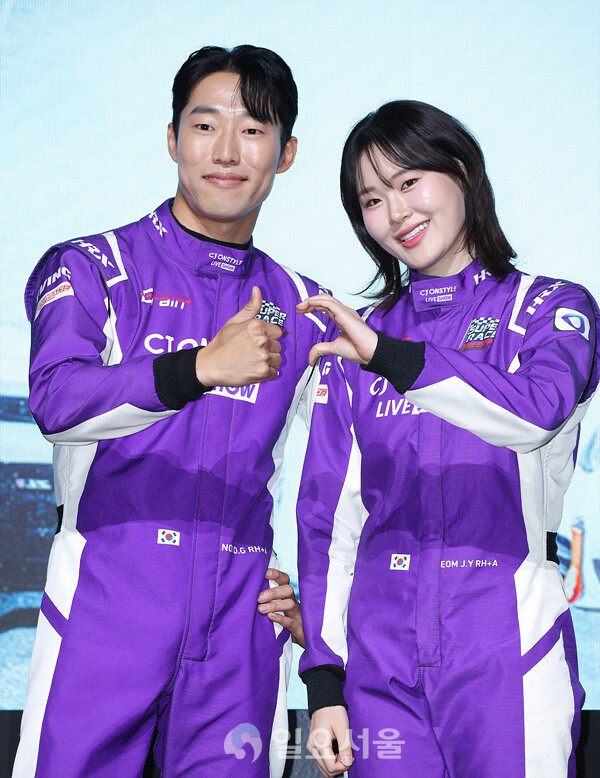 예능 슈퍼레이스 프리스타일 제작발표회에 참석한 노동기-엄지윤