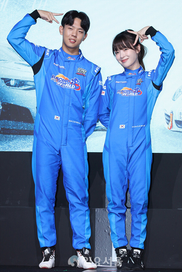 예능 슈퍼레이스 프리스타일 제작발표회에 참석한 김시우-오마이걸 승희