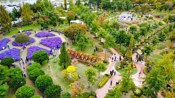 하늘에서 본 유성 국화축제장 [사진 = 유성구]