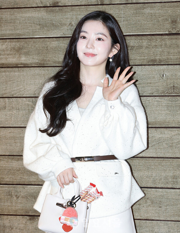 르 빌라쥬 롱샴 팝업스토어 행사에 참석한 레드벨벳 아이린
