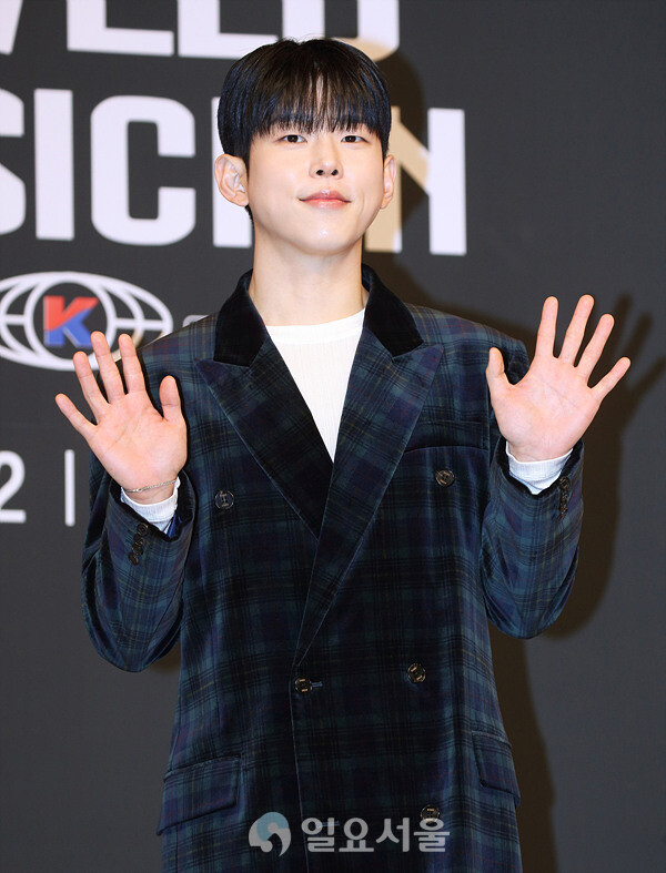 예능 베일드 뮤지션 제작발표회에 참석한 폴킴