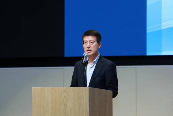 삼성물산은 지난 11일 서울 강동구 삼성물산 본사에서 'AI시대, 건설을 새로 설계하다(Build the Future with Intelligence)'라는 주제로 '2025 AI Day'를 개최 했다. 이날  소병식 ENG혁신실장(부사장)이 기조연설을 하고 있다. [제공 : 홍보팀]