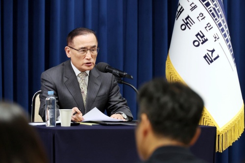 위성락 국가안보실장이  11월 14일 서울 용산 대통령실에서 이재명 대통령 G20 순방 일정 관련 브리핑을 하고 있다.[뉴시스]