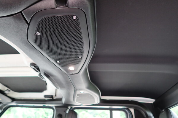 지프 뉴 글래디에이터 천정 스피커 [이정하 자동자전문기자]