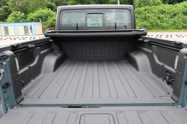 지프 뉴 글래디에이터 트렁크 [이정하 자동자전문기자]