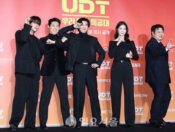 쿠팡플레이 시리즈 UDT: 우리 동네 특공대 제작발표회에 참석한 이정하-진선규-윤계상-김지현-고규필