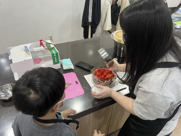 드림스타트 지원 사업 중 생일 케이크 요리 수업