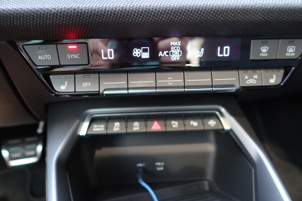 더 뉴 아우디 A3 물리버튼 [이정하 자동차전문기자]